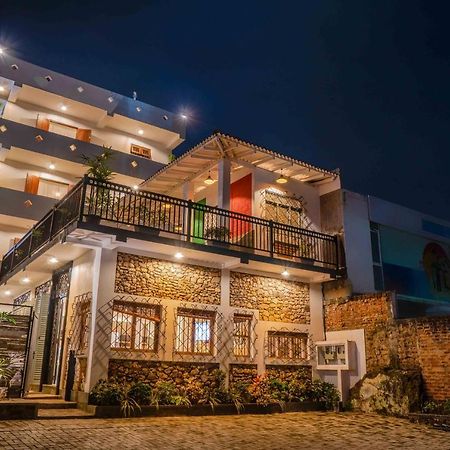 Bed and Breakfast Brixia Cafe & Guest Галле Экстерьер фото