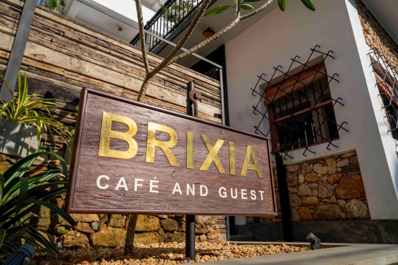 Bed and Breakfast Brixia Cafe & Guest Галле Экстерьер фото