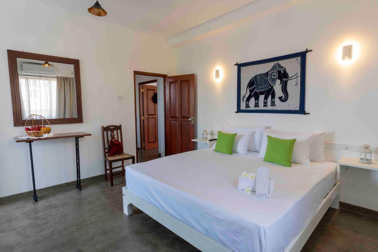 Bed and Breakfast Brixia Cafe & Guest Галле Экстерьер фото